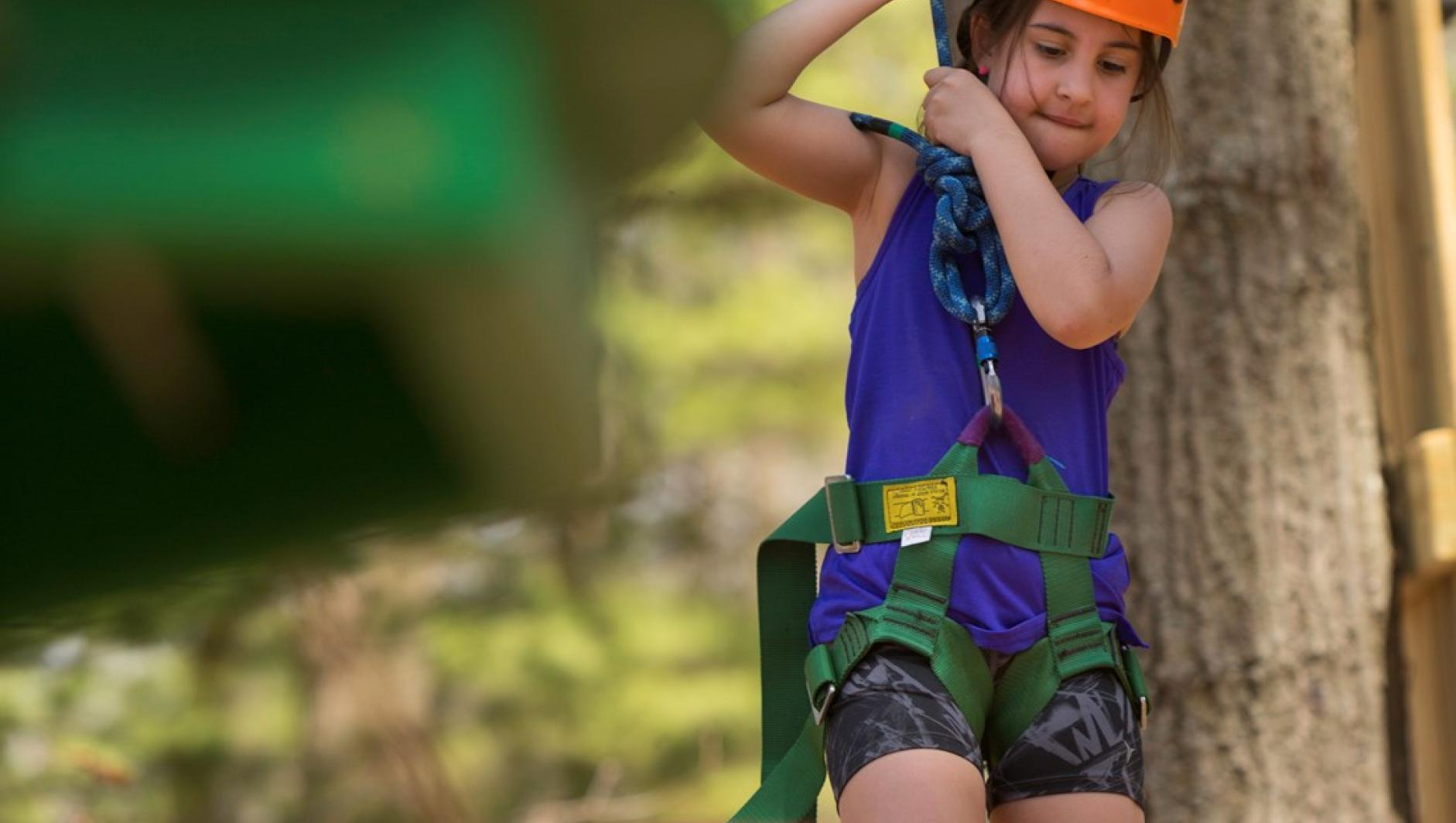 Student in challenge course