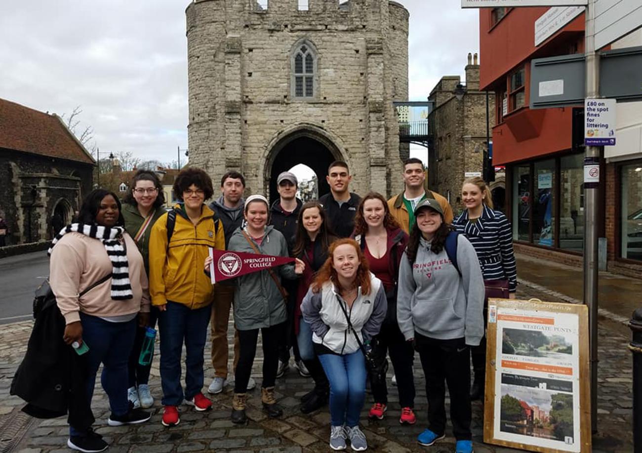 Led by Springfield College Professor of English Rebecca Lartigue,13 students traveled to London, Canterbury, and Stratford-upon-Avon during spring break.