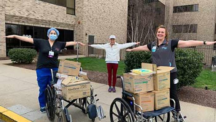 In just another tremendous example of our Humanics philosophy, Springfield College recently donated 50,000 pairs of gloves to the staff at Mercy Hospital in Springfield. 