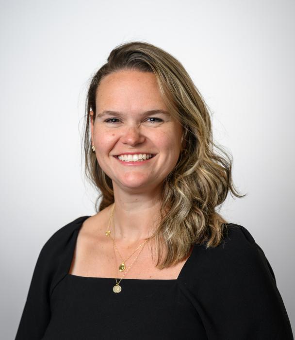 Elizabeth White head shot