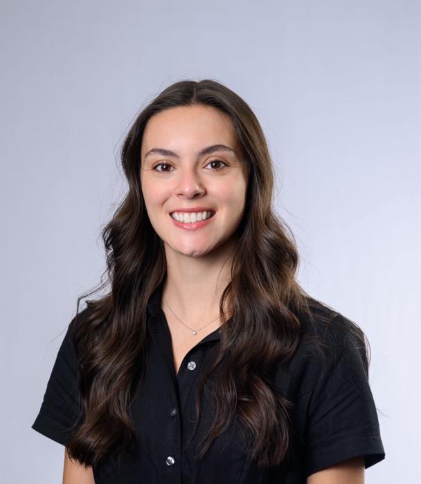 Nicole Lussier head shot