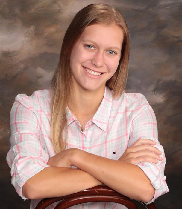 Lexi Pris headshot bio