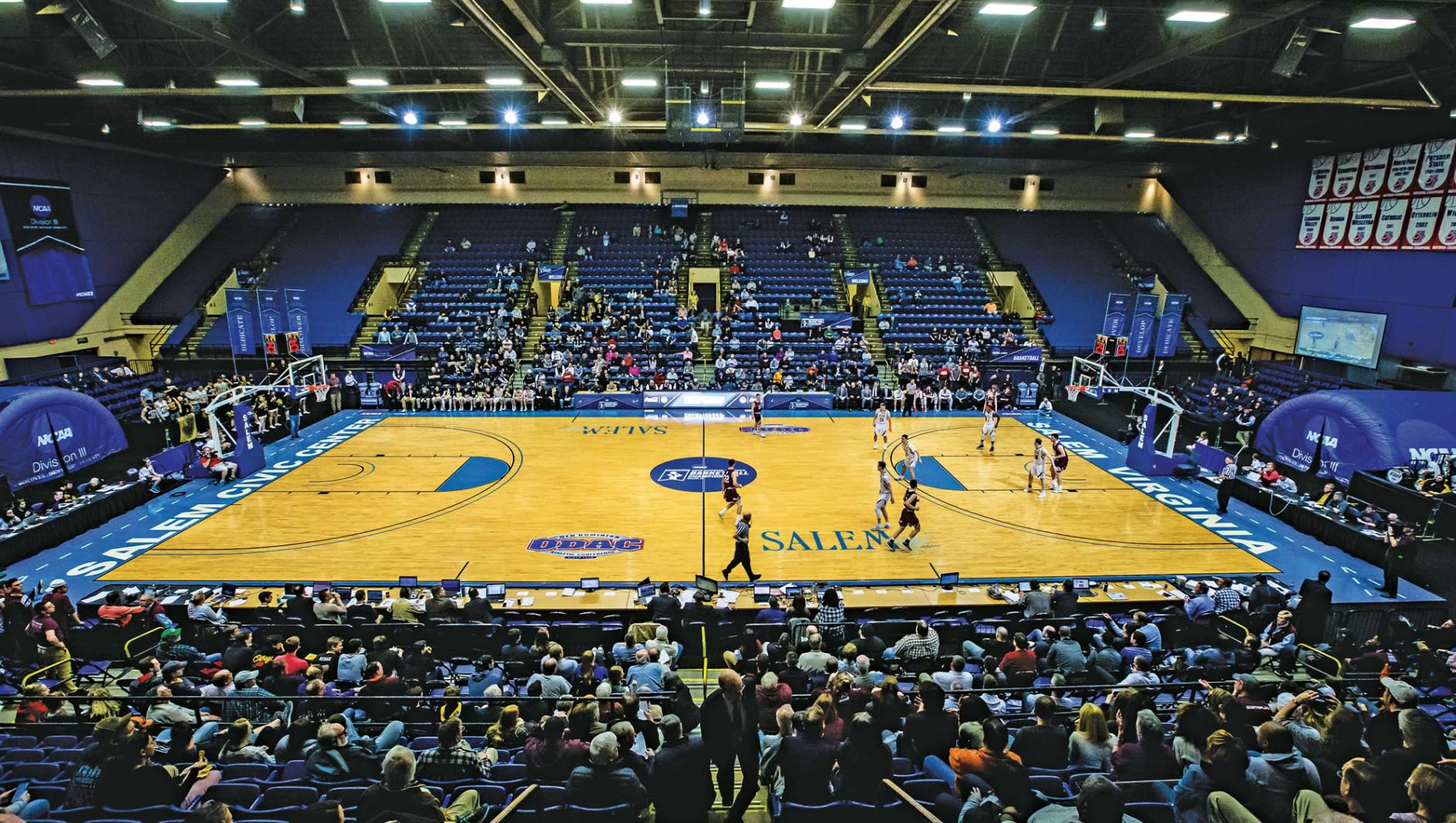 The Pride trades baskets against the Prairie Wolves.