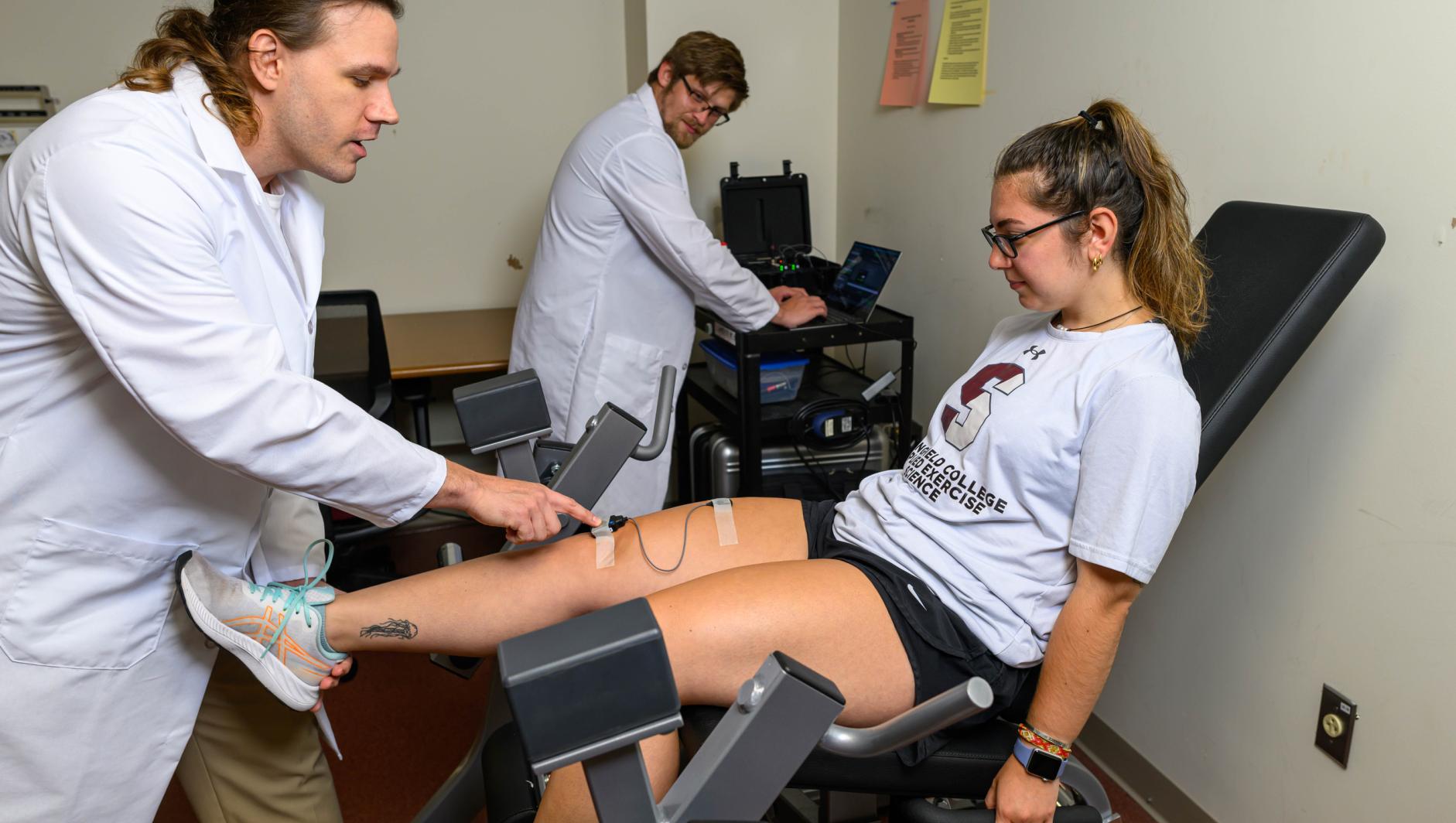 Students using Delsys EMG system 