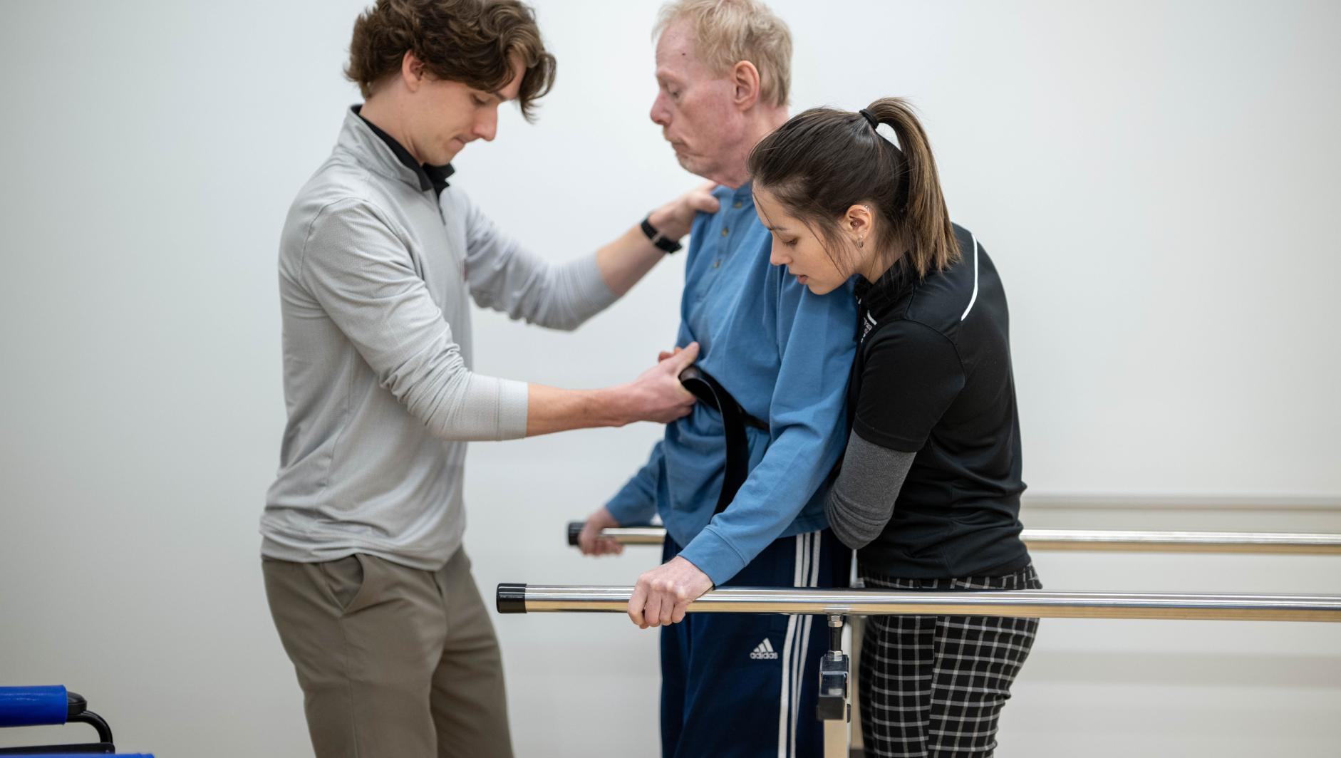Springfield College PT Student in mobility clinic