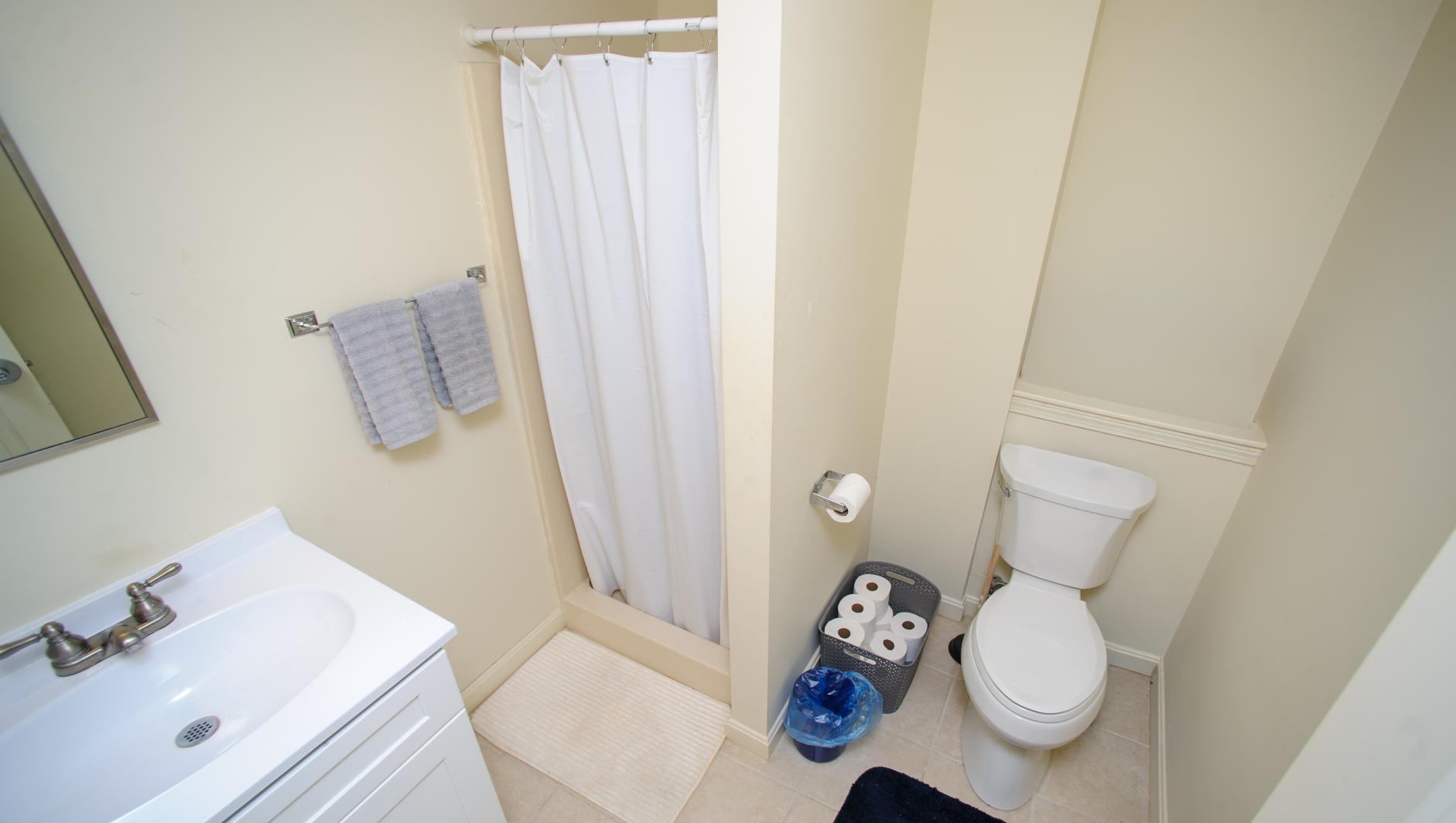 Grad House Bathroom
