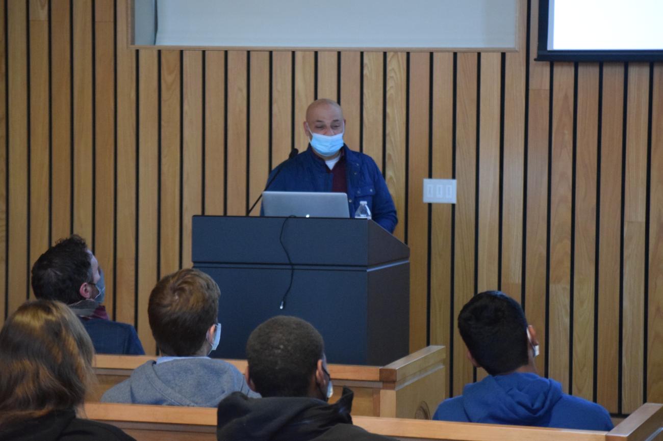 On Nov. 19, Omair Zubairi, PhD, Senior Training Engineer at MathWorks, hosted a lecture on "Applications of Data Science in Neutron Star Models."