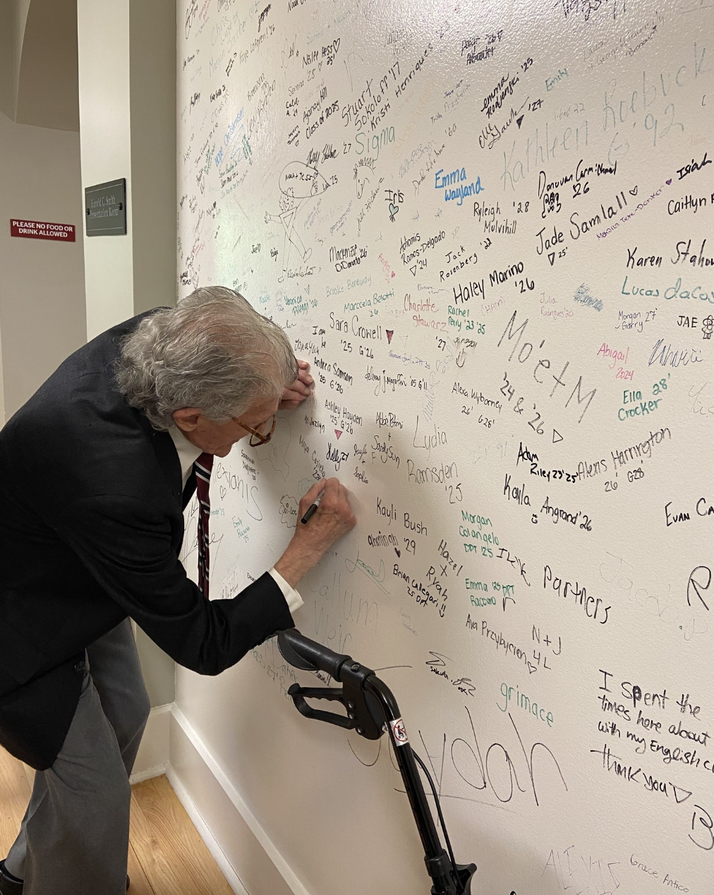 signing the wall