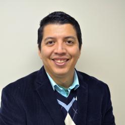 Saul Valdiviezo, professor of business management