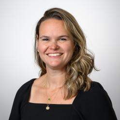 Elizabeth White head shot